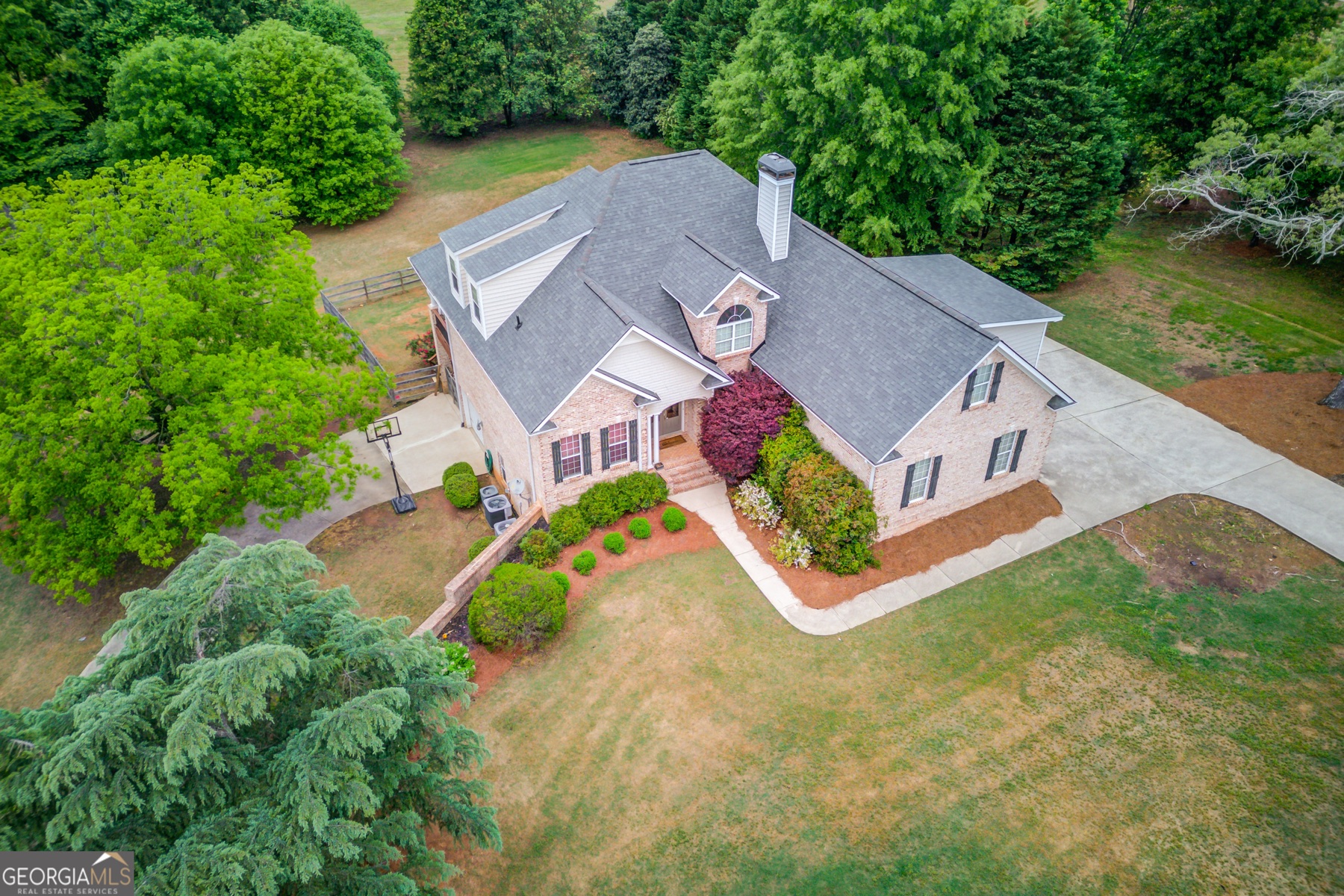 Aerial view of the seven-bedroom home at 5667 Britt Whitmire Road
